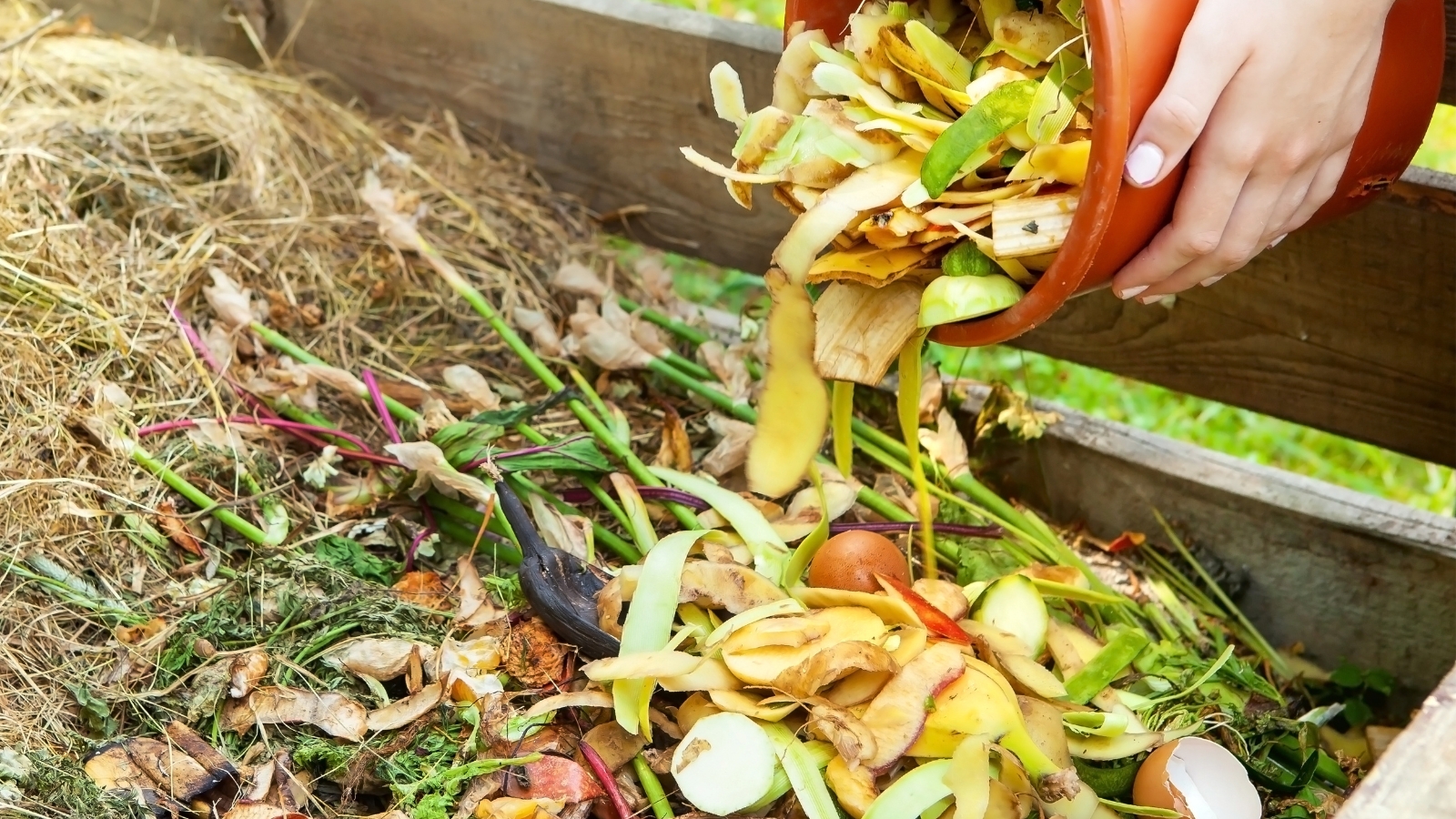 7 Methods to Flip Your Compost Pile